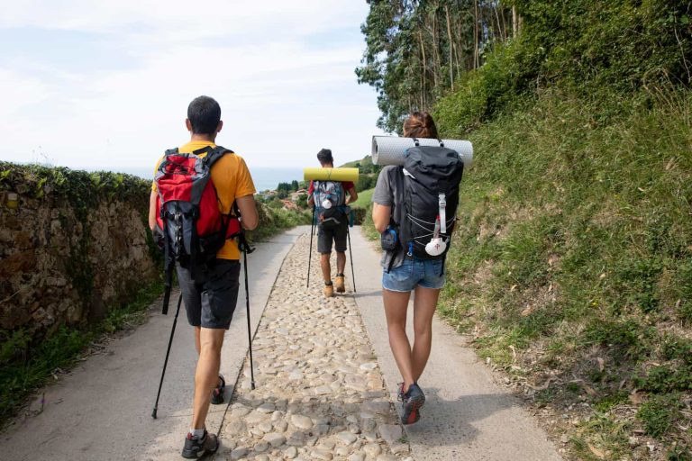 Senderismo en primavera rutas para disfrutar